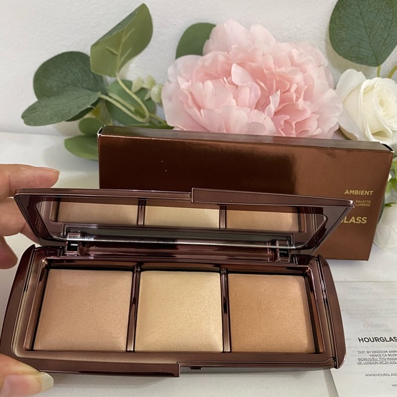 Hourglass Ambient Lighting Palette - DIM LIGHT-INCANDESCENT LIGHT-RADIANT LIGHT - Picture 1 of 9